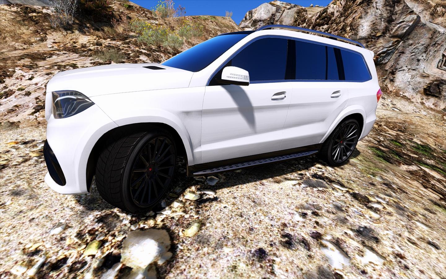 Mercedes Benz GLS63 AMG Real Physics GTA5 Mods